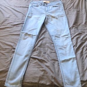 Women’s Hollister Skinny jeans.